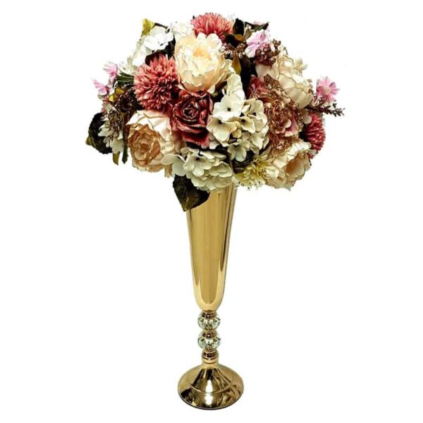 אגרטל זהב עם סידור פרחים מושלם
